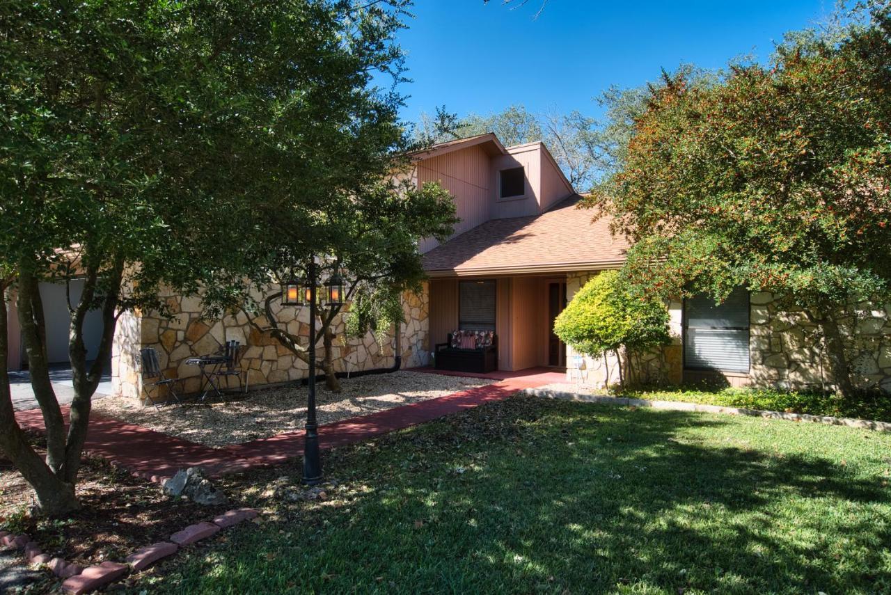 Home On The Green Salado Exterior foto